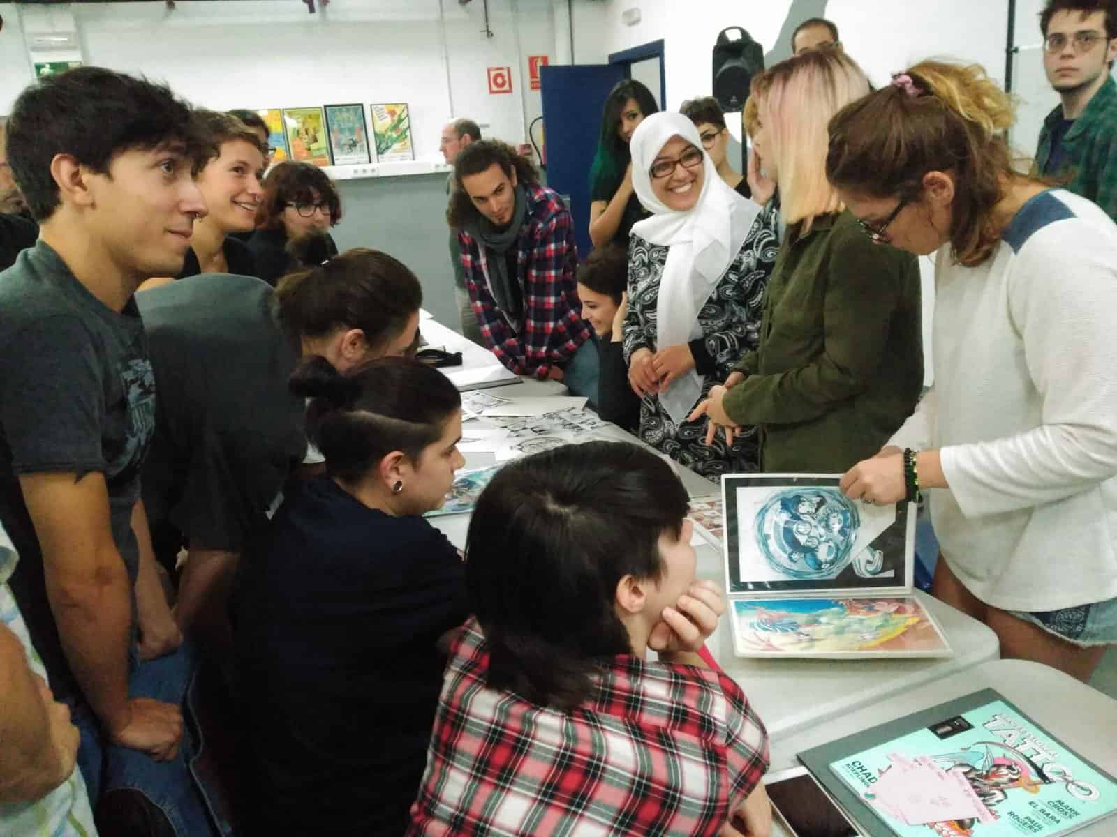 Las dibujantes de cómic Asia al Fasi y Sawsan Nourallah en la Escola Joso de Barcelona