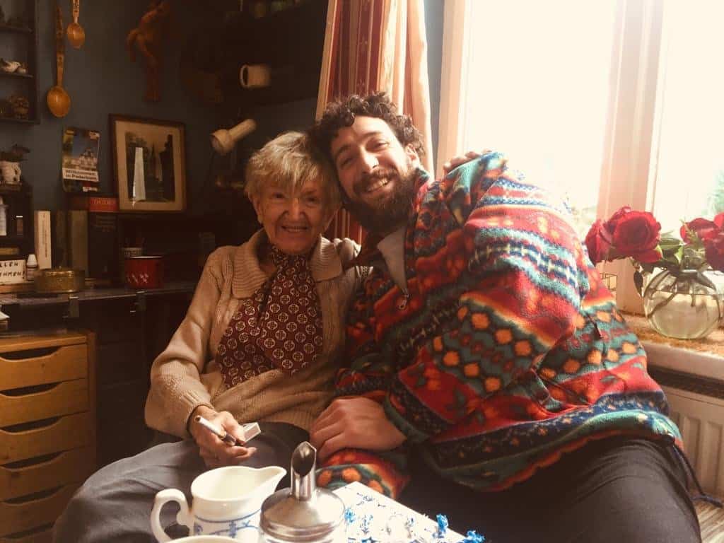 De Damasco a Berlín, el proyecto New Neighbours narra una extraordinaria amistad en el documental “Across the Road - Worlds Apart”