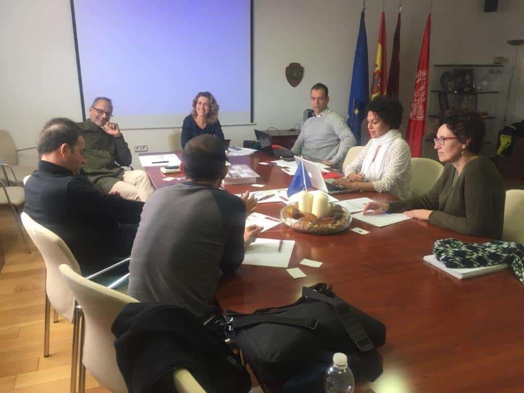 Encuentro de trabajo en la Universidad de Murcia sobre realidad virtual, videojuegos y refugiados