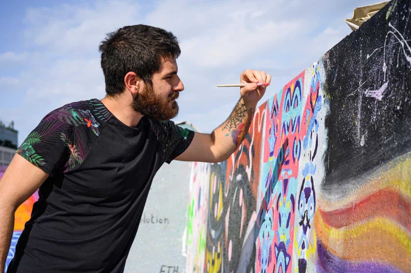 El arte contestatario da vida al centro de Beirut