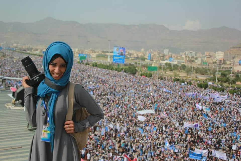 Mujeres tras el objetivo: las fotógrafas yemeníes que rompen barreras
