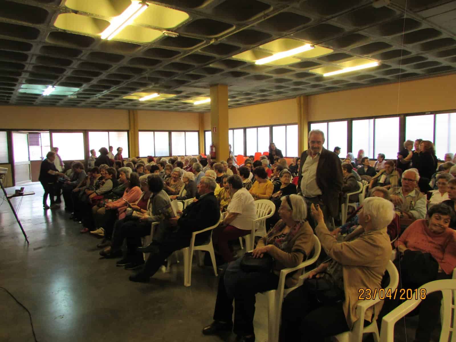 Al Fanar celebra el día del libro con las Escuelas Populares de Personas Adultas de Vallecas