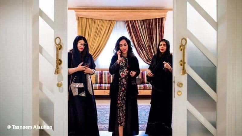 Tasneem Alsultan, la fotógrafa que documenta la sociedad saudí a través de su objetivo