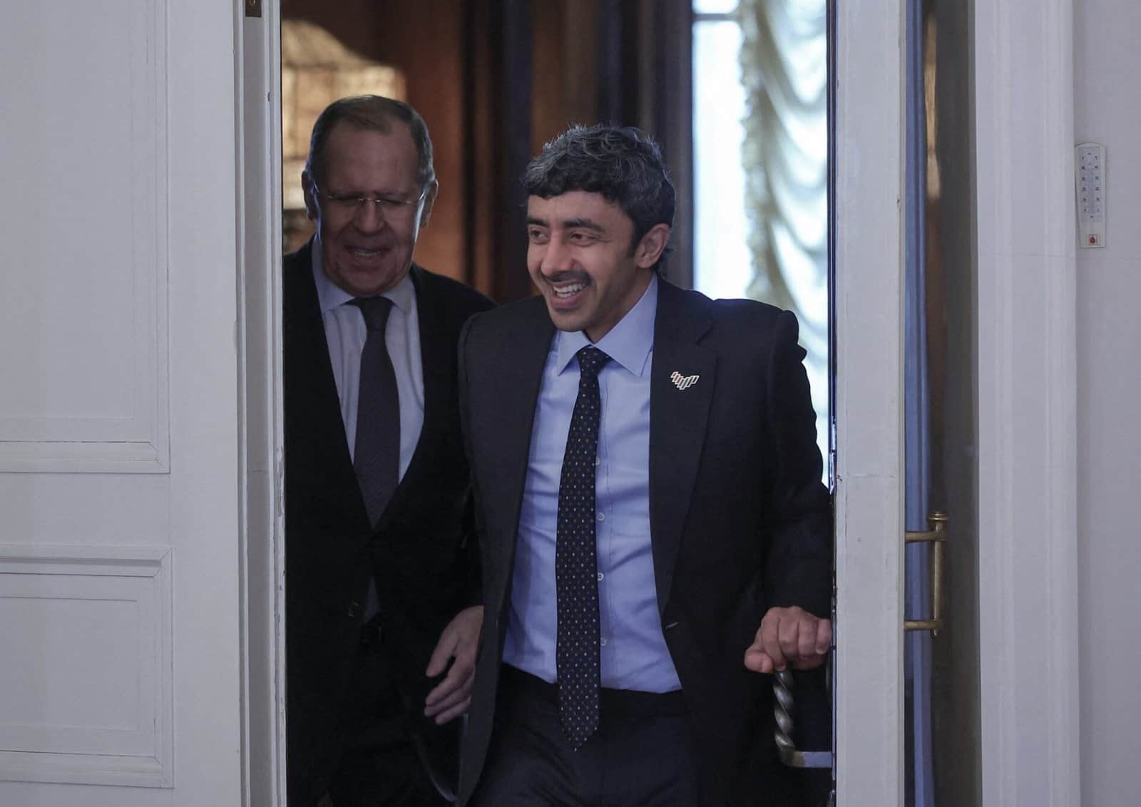 El arriesgado equilibrismo de Arabia Saudita y los Emiratos Árabes Unidos